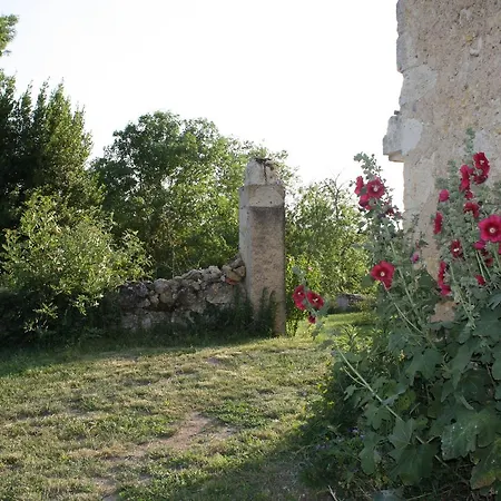 Panzió La Dame De Courties
